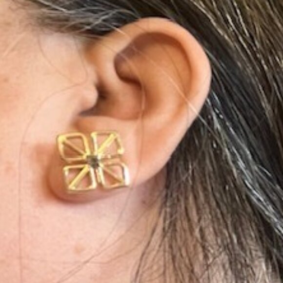 Gold Clover Leaf Stud Earrings - Picture 3 of 4